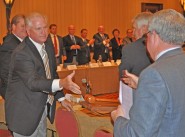 At the Legislative Council meeting in October, Garland Superintendent Curtis Culwell thanks and honors outgoing Chair Rick Reedy, the superintendent of Frisco ISD for his service and dedication to UIL. Mesquite Superintendent Linda Henrie was elected by the council to follow Reedy as Chair.